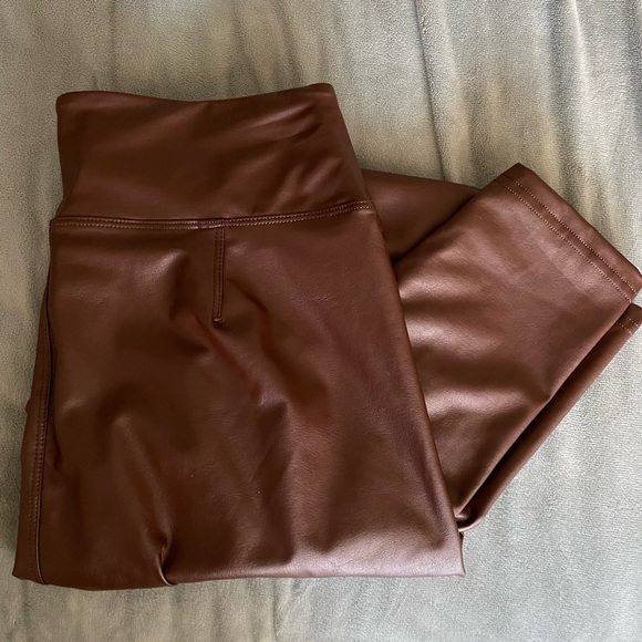 Aerie - OFFLINE Real Luxe Faux Leather Legging - Size L Short - Picture 8 of 8